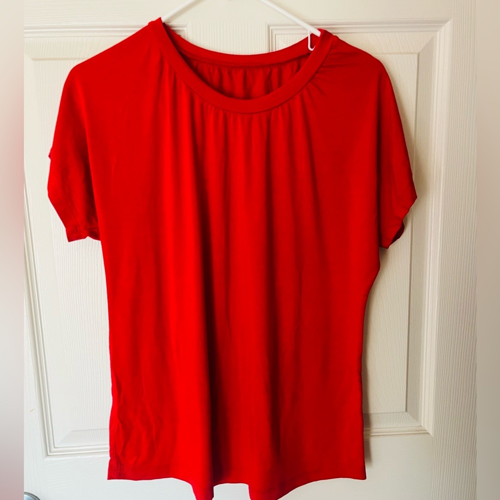 STUNNING RED TOP